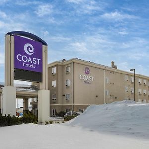 Coast Weyburn Hotel